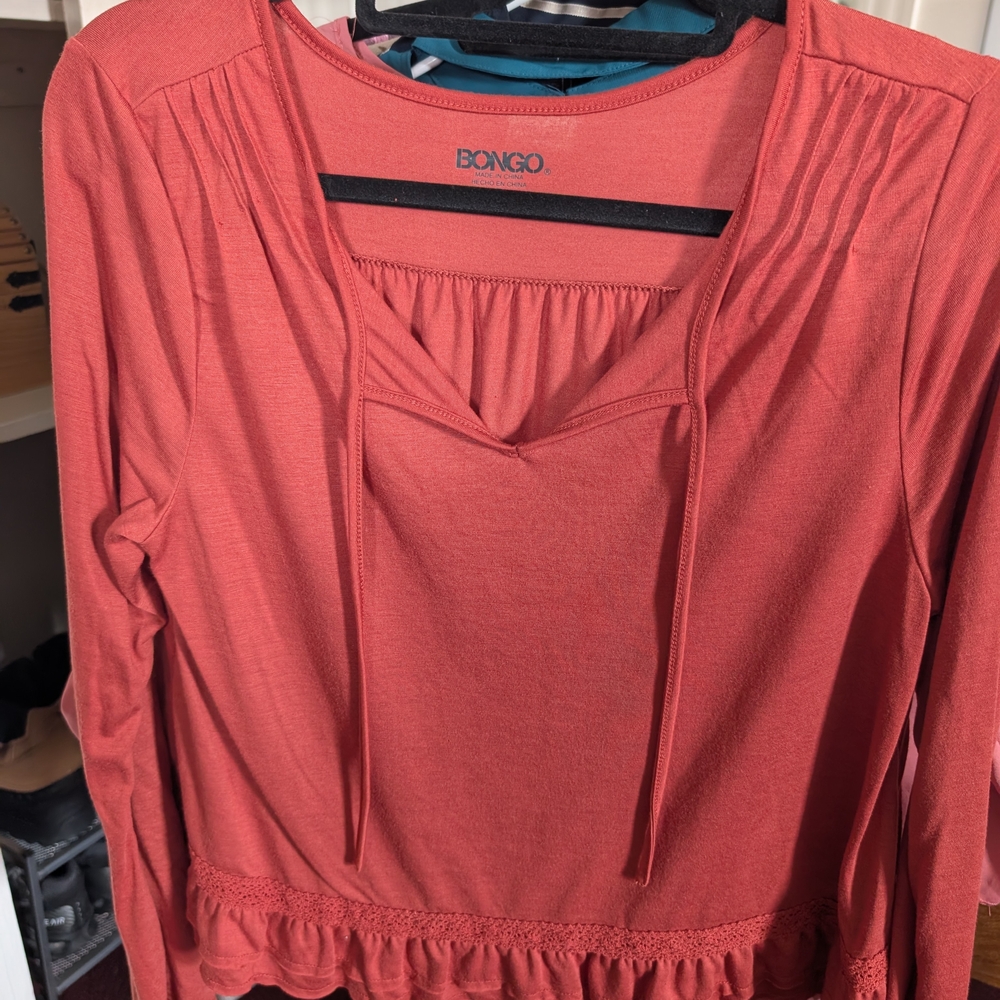 Bongo Women's Rust Top